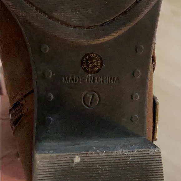 Heeled boots - Picture 3 of 3